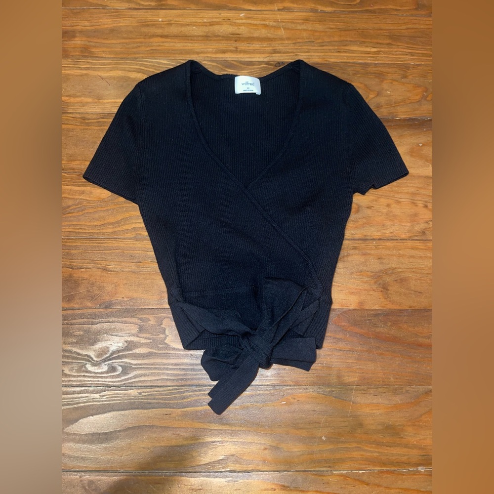 All Tied Up/Ribbed Tie Top in black, Wilfred (Aritzia) size xsmall